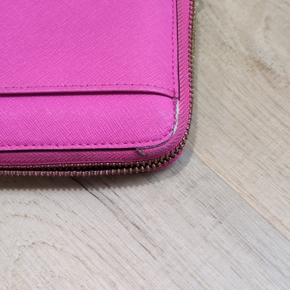 Kate Spade Vibrant Pink Wallet. Well Loved. Has Some Wear On The Edges - Picture 3 of 10